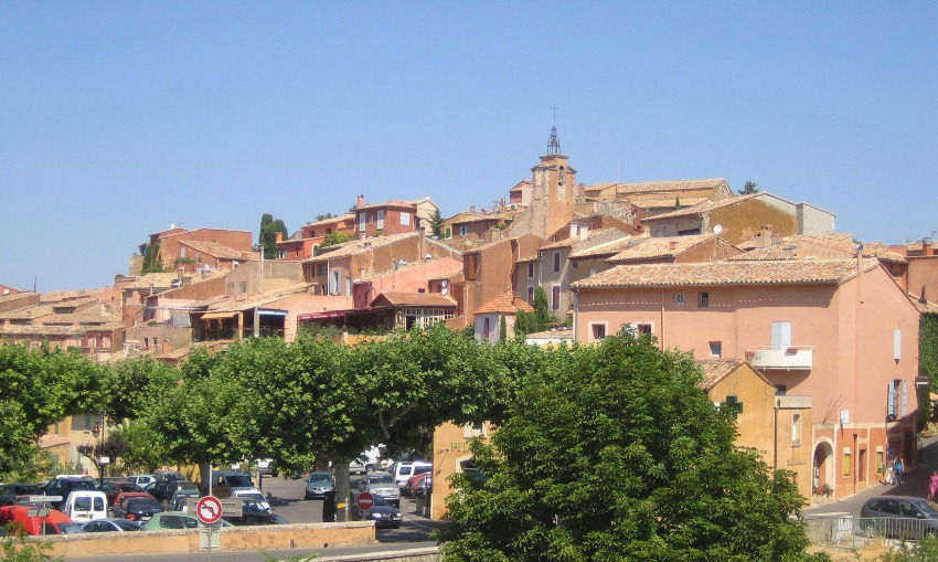 Piazza Camille Mathieu e Piazza del Municipio a Roussillon