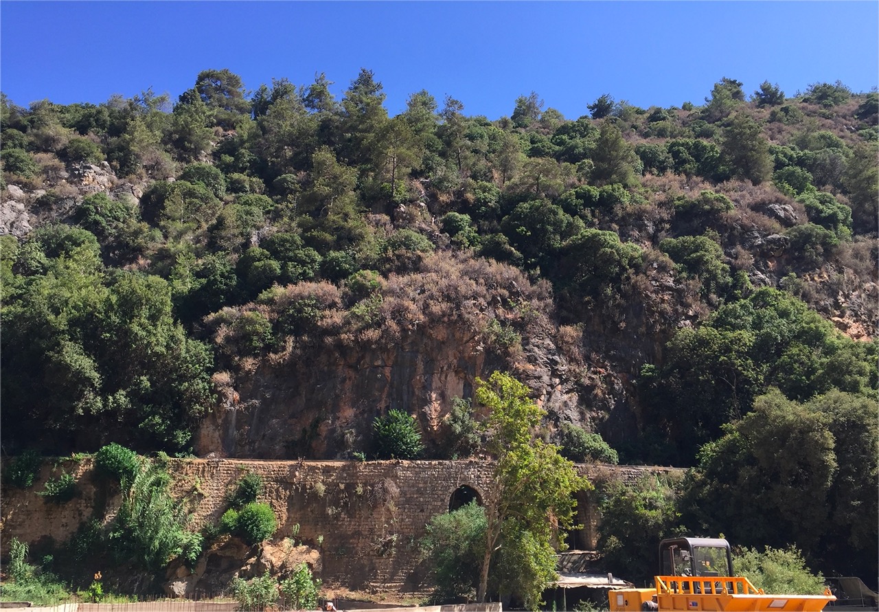Acquedotto "Damour Crossing"