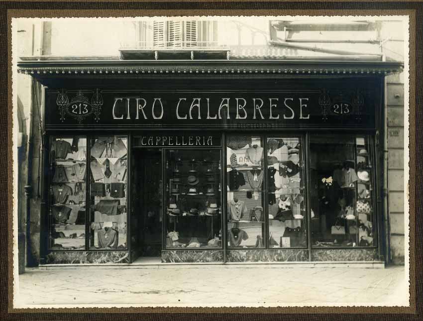 Negozio d’epoca “Calabrese” in Via Toledo